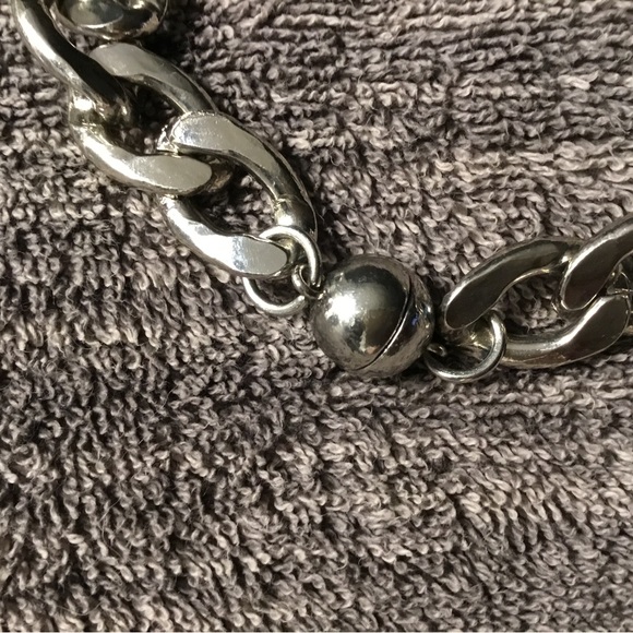 Silver chain necklace with ball closure - Picture 2 of 4
